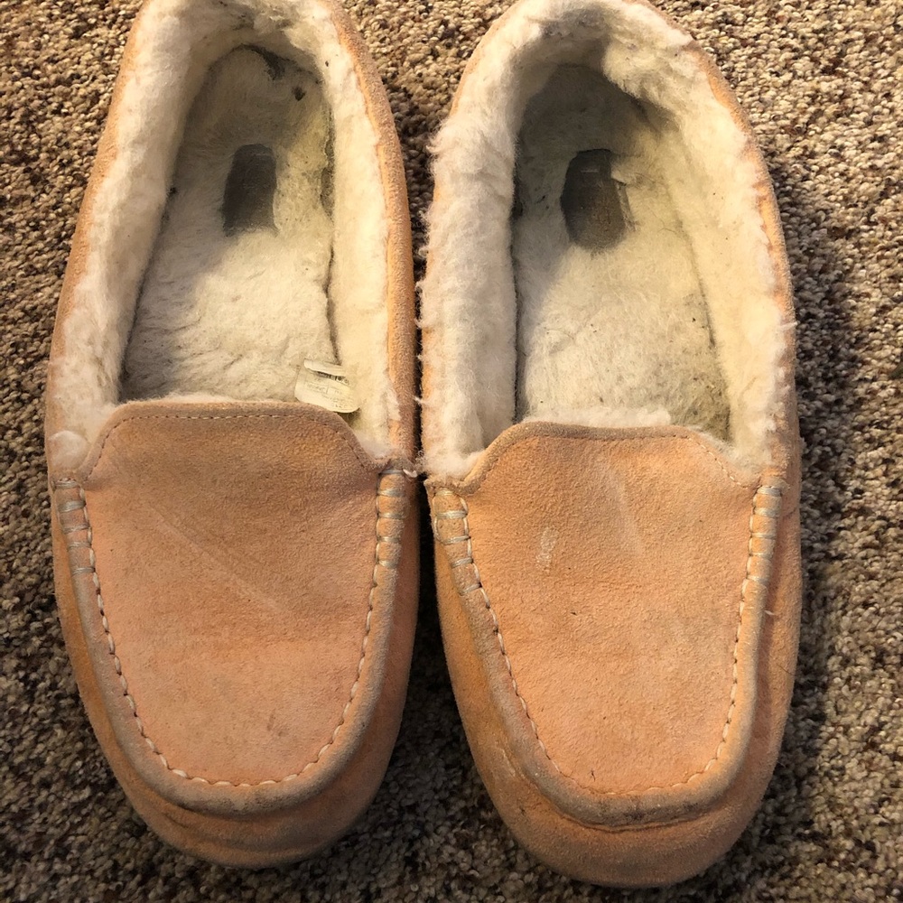 Women’s UGG slippers